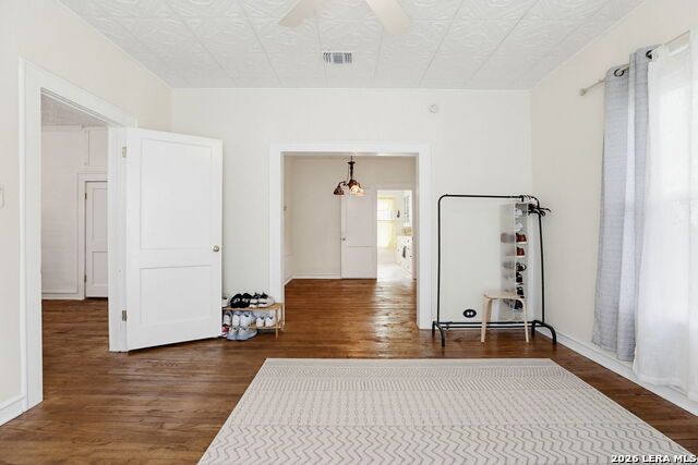 239 E Ligustrum Property Photo 8
