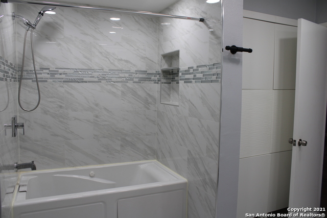 8110 Scottshill Property Photo 4