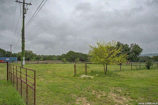 200 E Meadow Ln Property Photo 4
