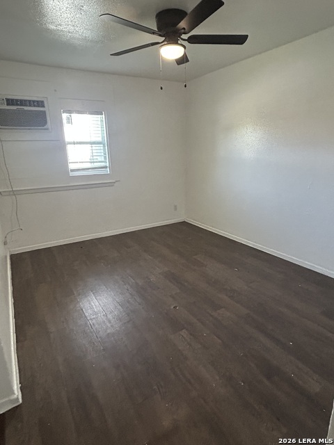 7115 Glen Ter Property Photo 7