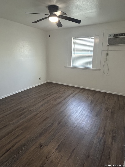 7115 Glen Ter Property Photo 8