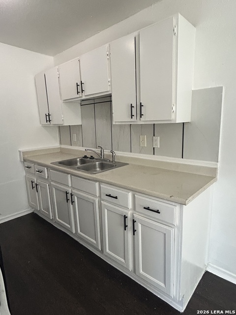 7115 Glen Ter Property Photo 10