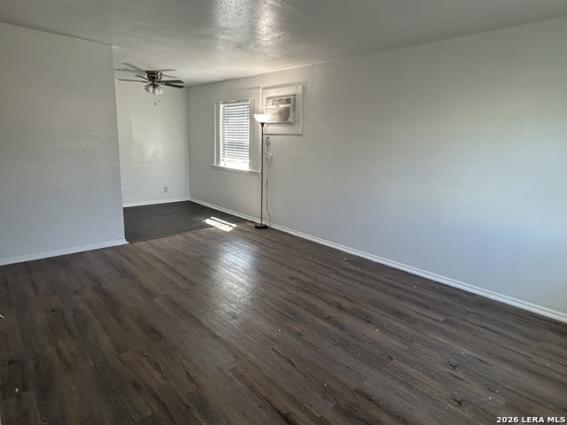 7115 Glen Ter Property Photo 12