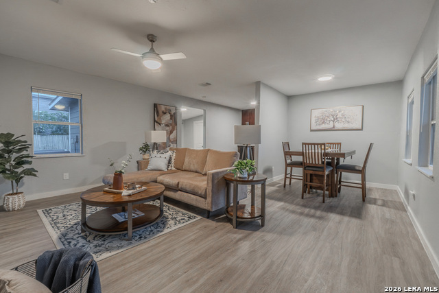 210 GREENHAVEN DR