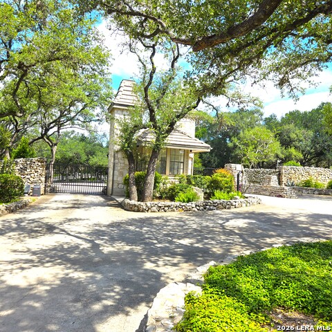 17226 Beacon Woods Property Photo 2