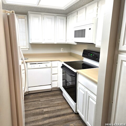 17226 Beacon Woods Property Photo 5