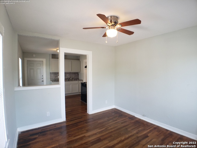 205 W Lambert St Property Photo 3