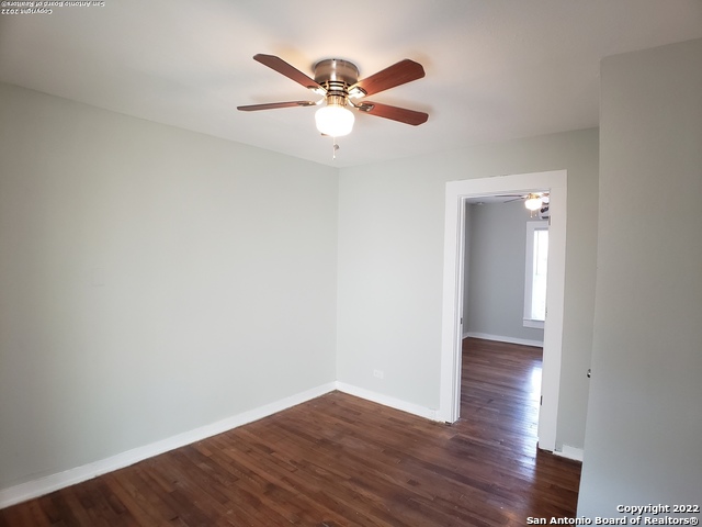 205 W Lambert St Property Photo 5
