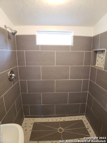 205 W Lambert St Property Photo 6