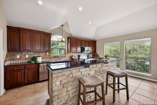 1130 Canyon Spgs Property Photo 12