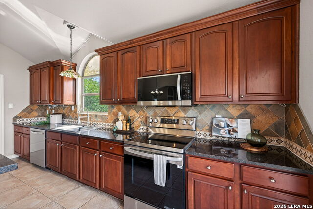 1130 Canyon Spgs Property Photo 14