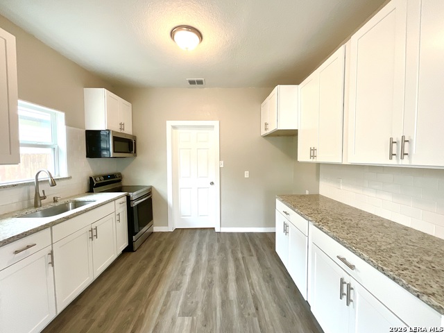 230 Micklejohn Property Photo 14