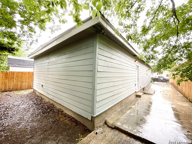 230 Micklejohn Property Photo 28