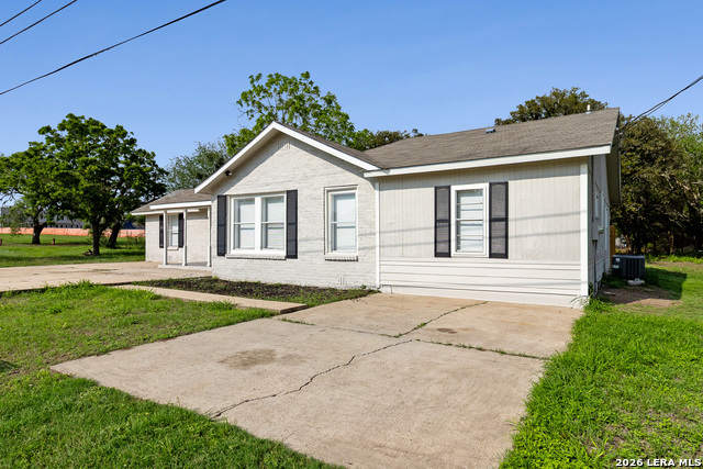 1404 N Comitas St Property Photo 3