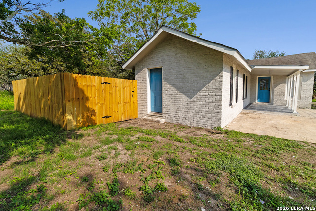 1404 N Comitas St Property Photo 5