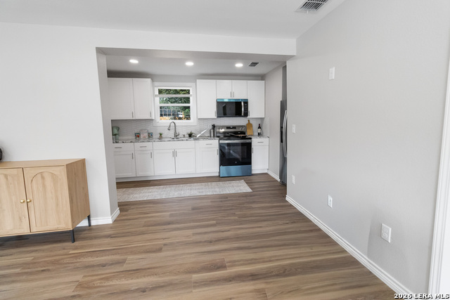 1404 N Comitas St Property Photo 10