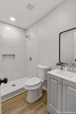 1404 N Comitas St Property Photo 17