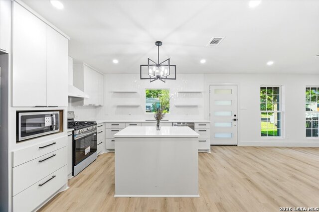 903 Cardiff Drive Property Photo 3