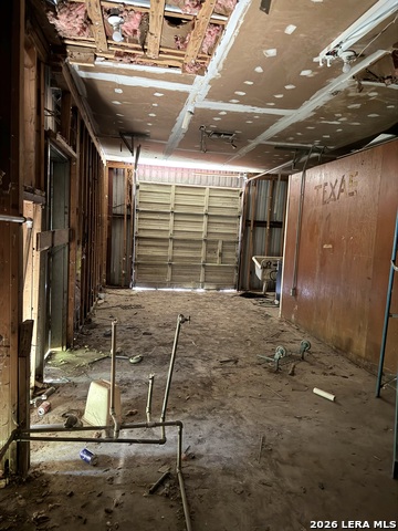 201 W 2nd Ave Property Photo 14