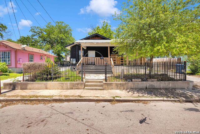 139 Paul St Property Photo 1