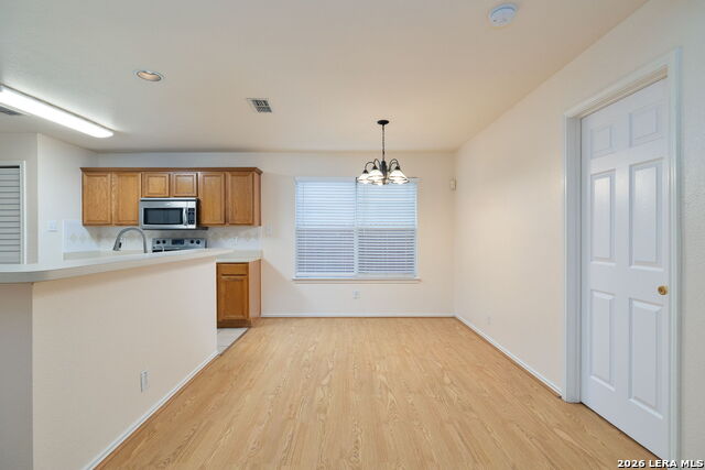 30 Pembroke Ln Property Photo 6