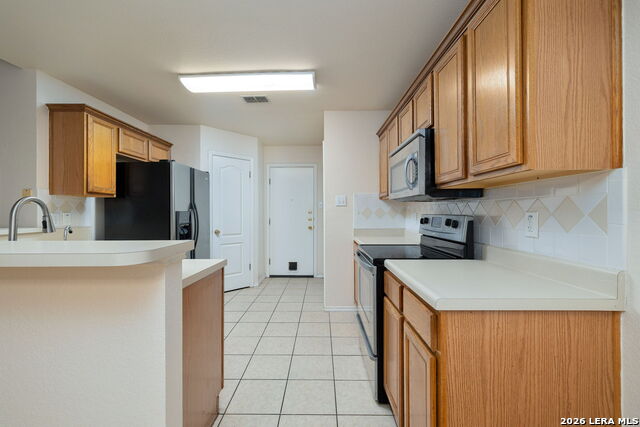 30 Pembroke Ln Property Photo 8