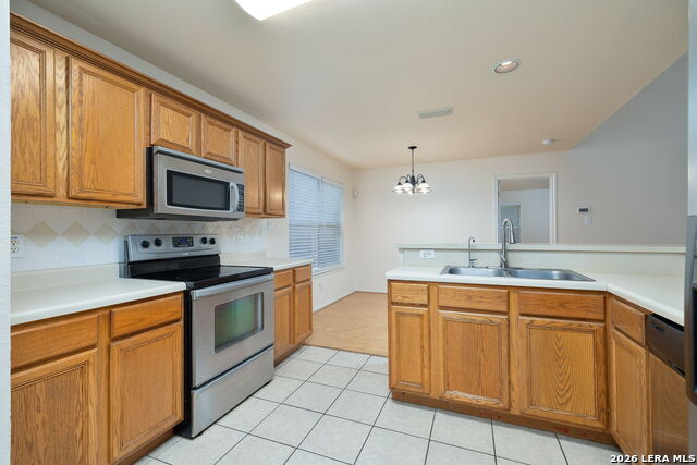 30 Pembroke Ln Property Photo 9