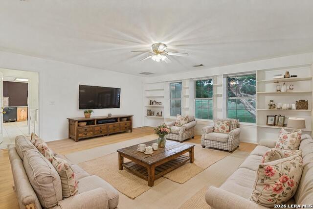 1129 Desert Gold Property Photo 5