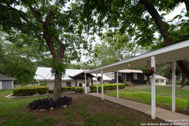 526 Cypress Property Photo 3