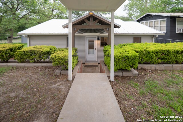 526 Cypress Property Photo 4