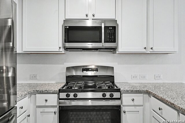 2926 Charpak Dr Property Photo 7