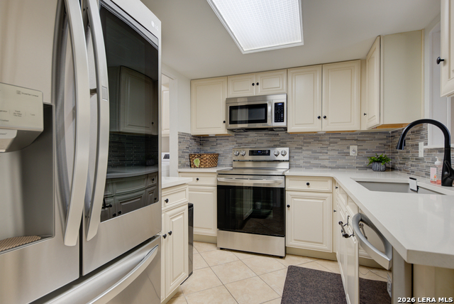 11303 Vance Jackson Property Photo 6