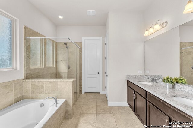 11926 Tower Crk Property Photo 14