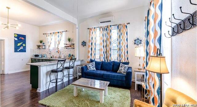 118 Glorietta Property Photo 4