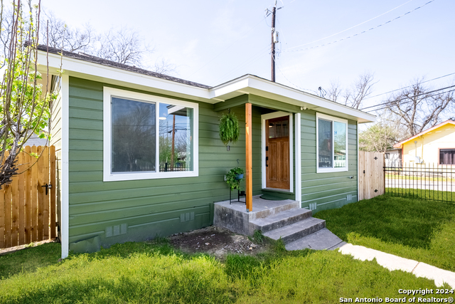 1102 Burleson Property Photo 37