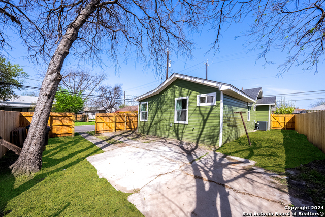 1102 Burleson Property Photo 40