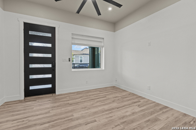 1227 Burnet St Property Photo 5