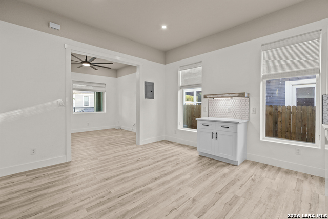 1227 Burnet St Property Photo 8