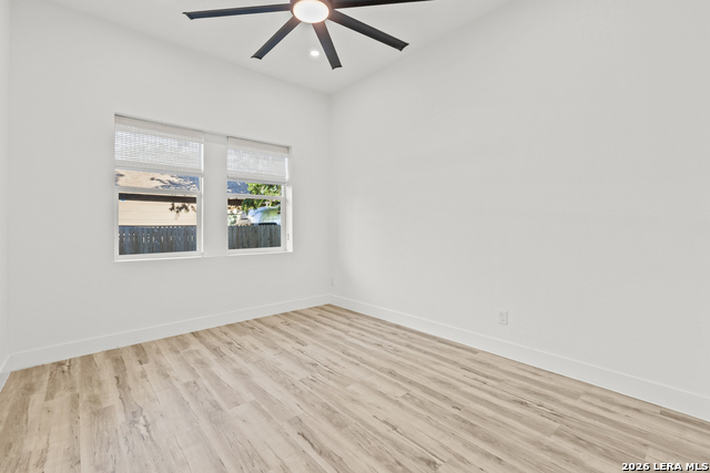 1227 Burnet St Property Photo 13