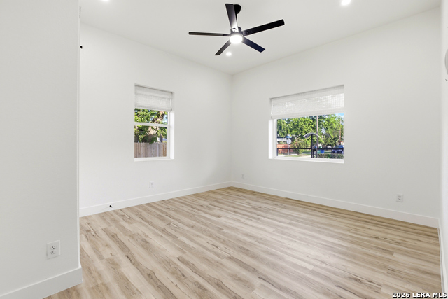 1227 Burnet St Property Photo 24