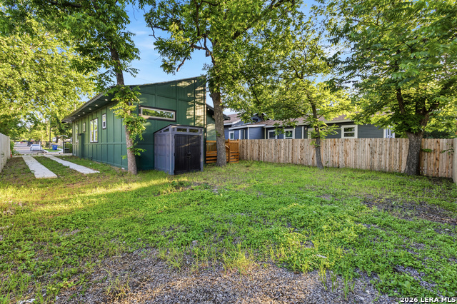 1227 Burnet St Property Photo 28