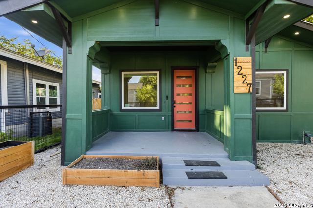 1227 Burnet St Property Photo 30