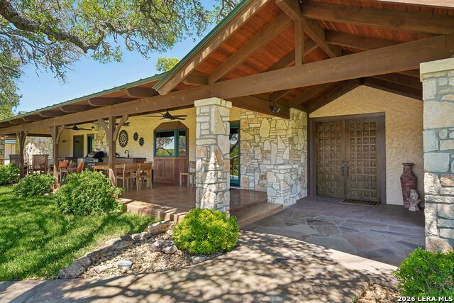722 W Lacey Oaks Parkway Property Photo 4