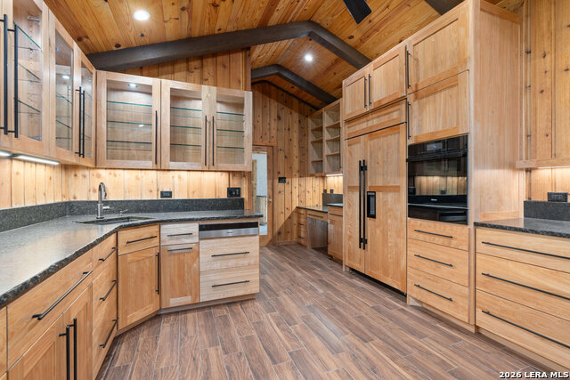 722 W Lacey Oaks Parkway Property Photo 13