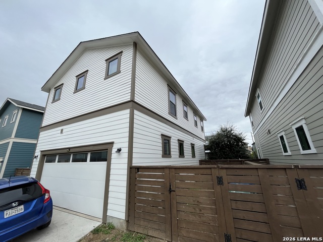 1146 N Olive St Property Photo 26