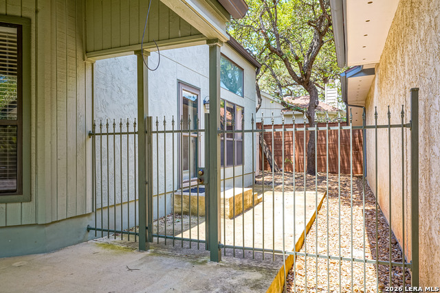 3411 Wellsprings Dr Property Photo 5