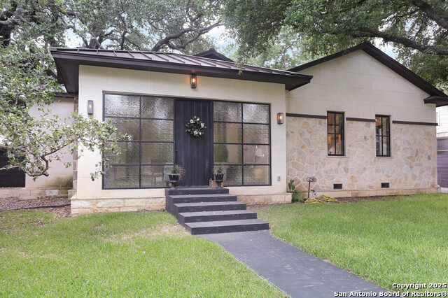 182 E Edgewood Pl Property Photo 2
