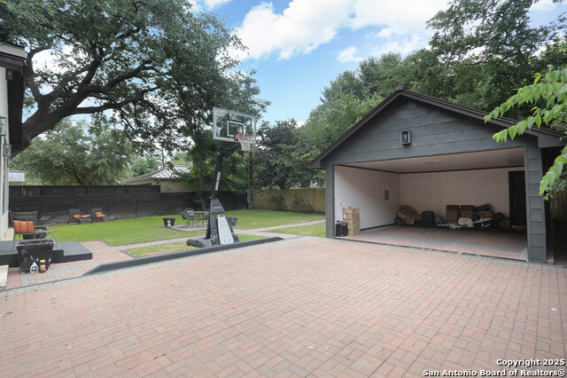 182 E Edgewood Pl Property Photo 25