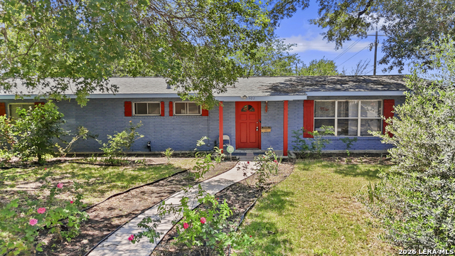 302 Redcliff Property Photo 1