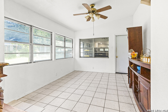 302 Redcliff Property Photo 5